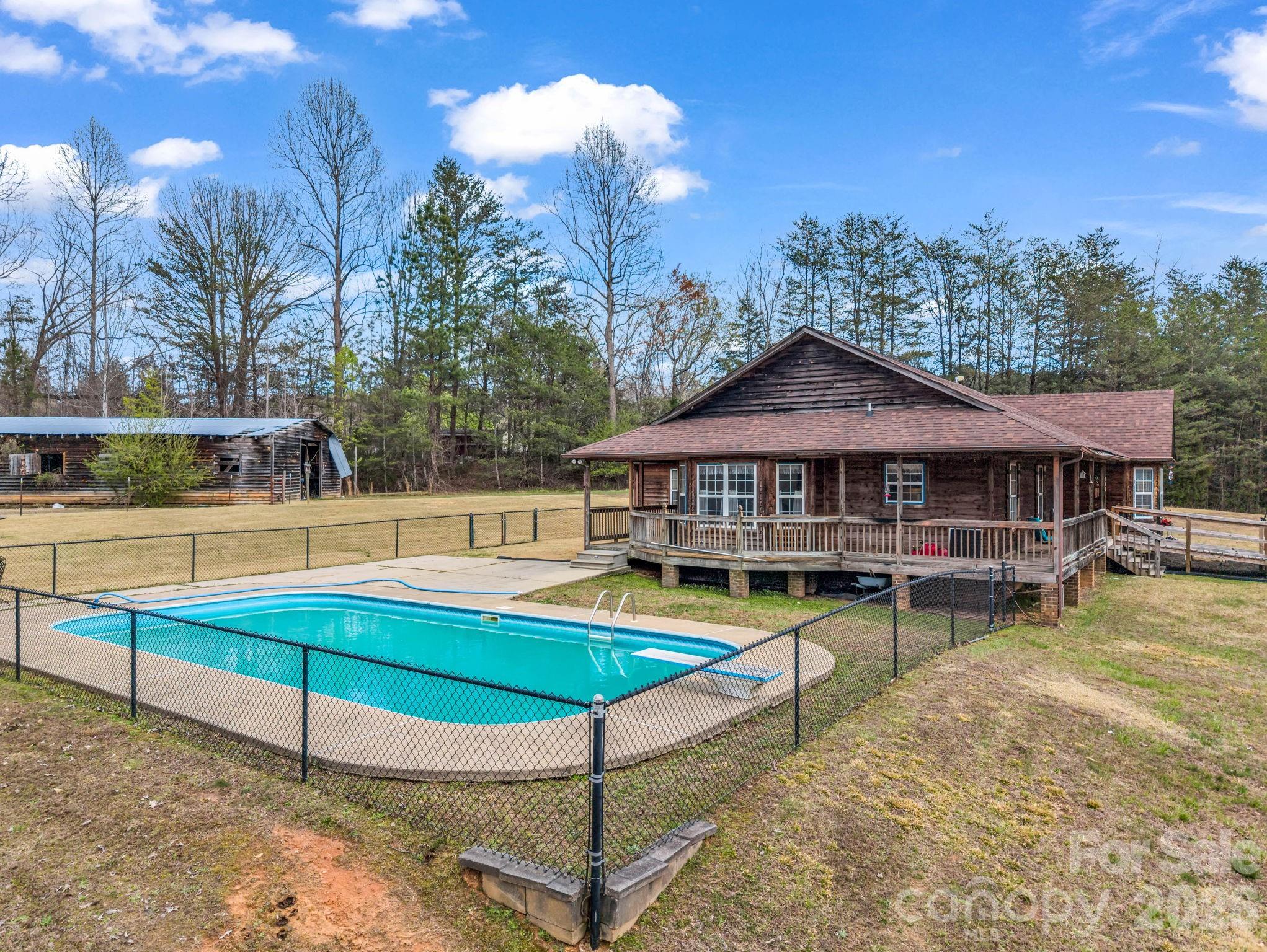 308 Frog Hollow Road Property Photo 3