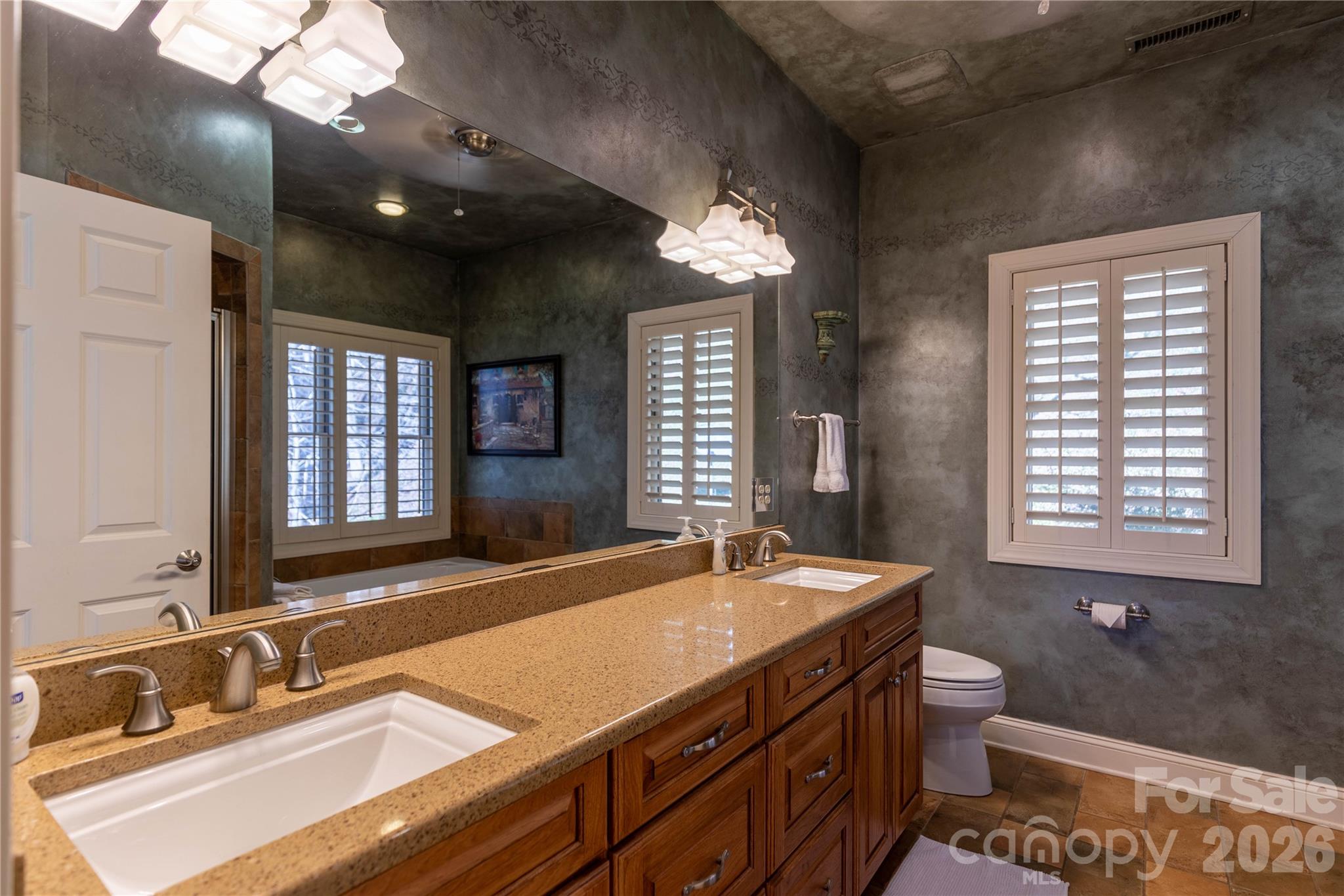 446 Windridge Drive Property Photo 16