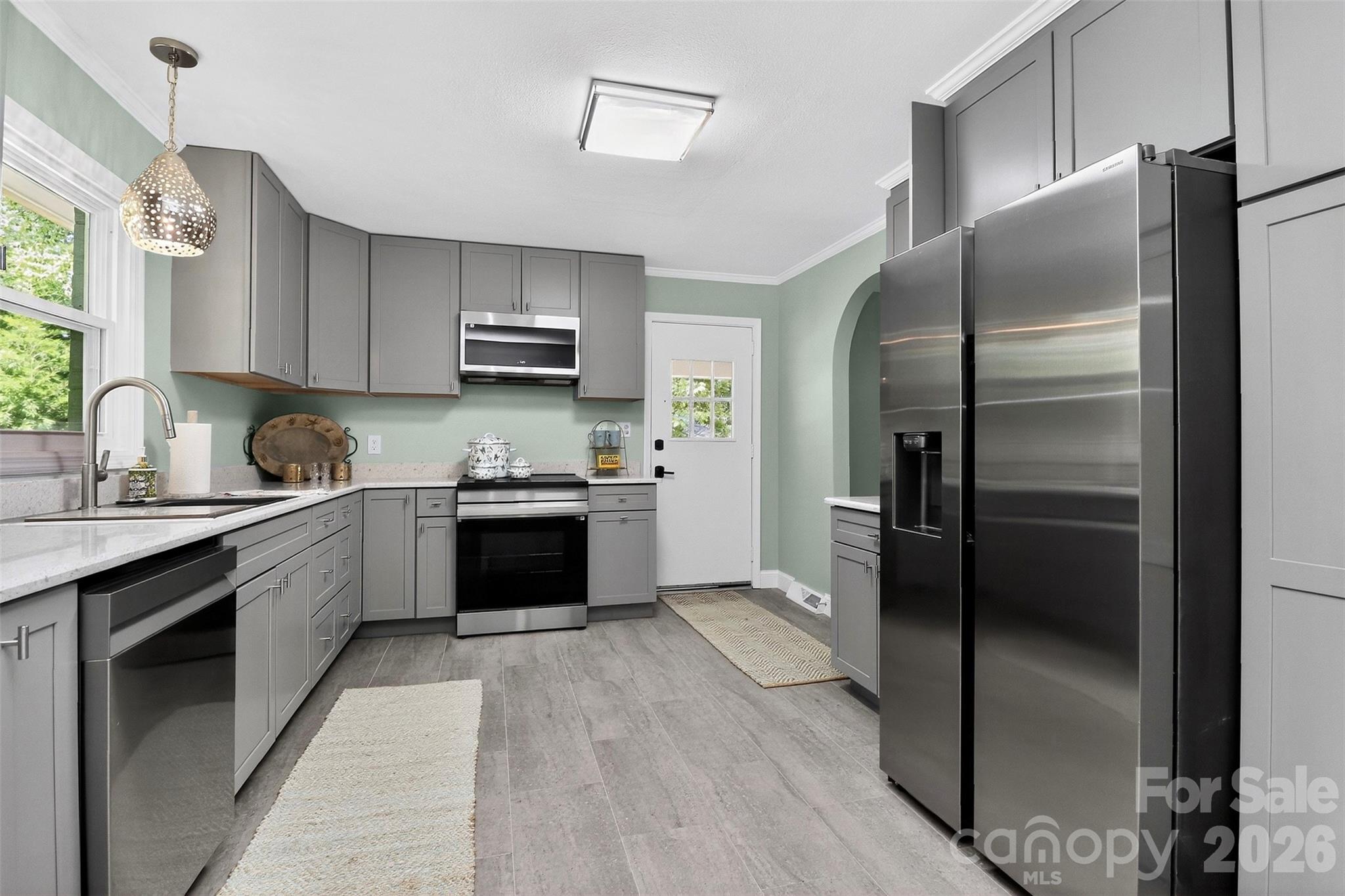 2018 Country Court Property Photo 8