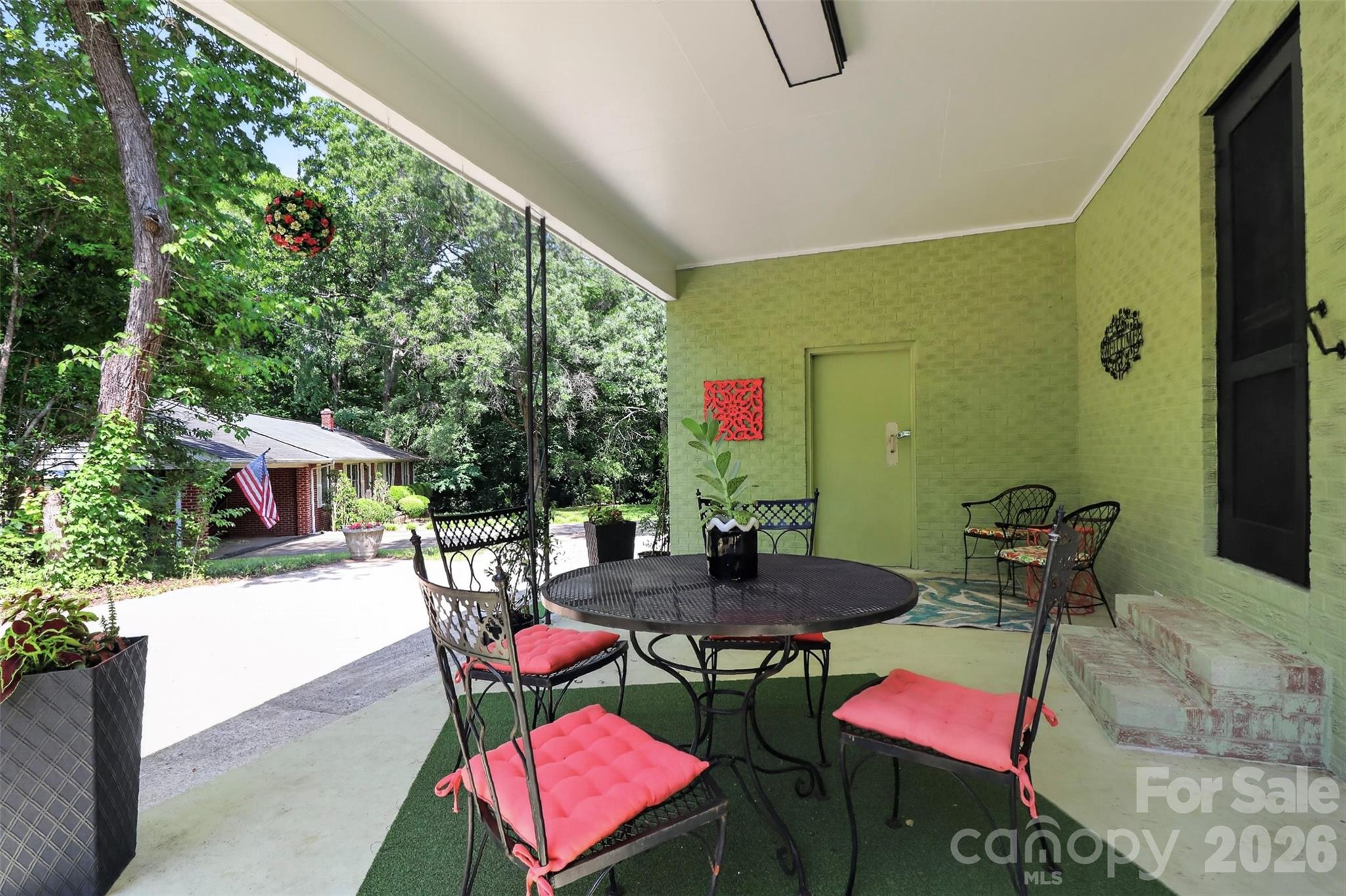 2018 Country Court Property Photo 28