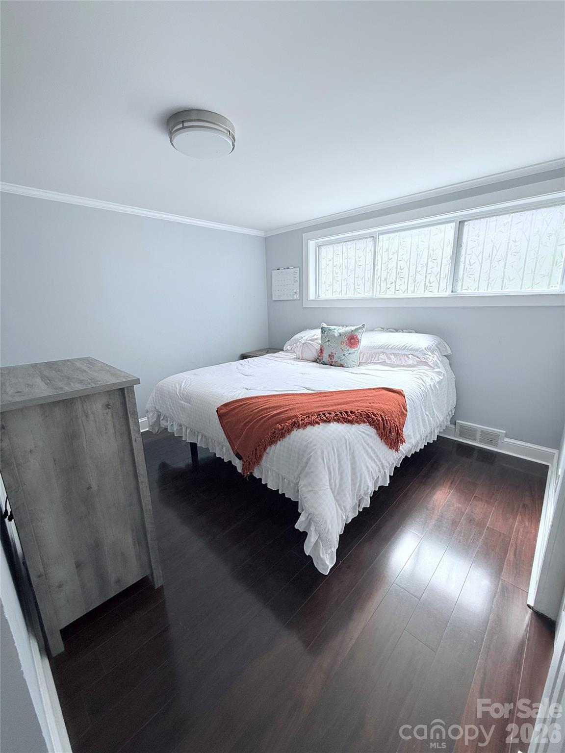 3743 Crosland Road Property Photo 11