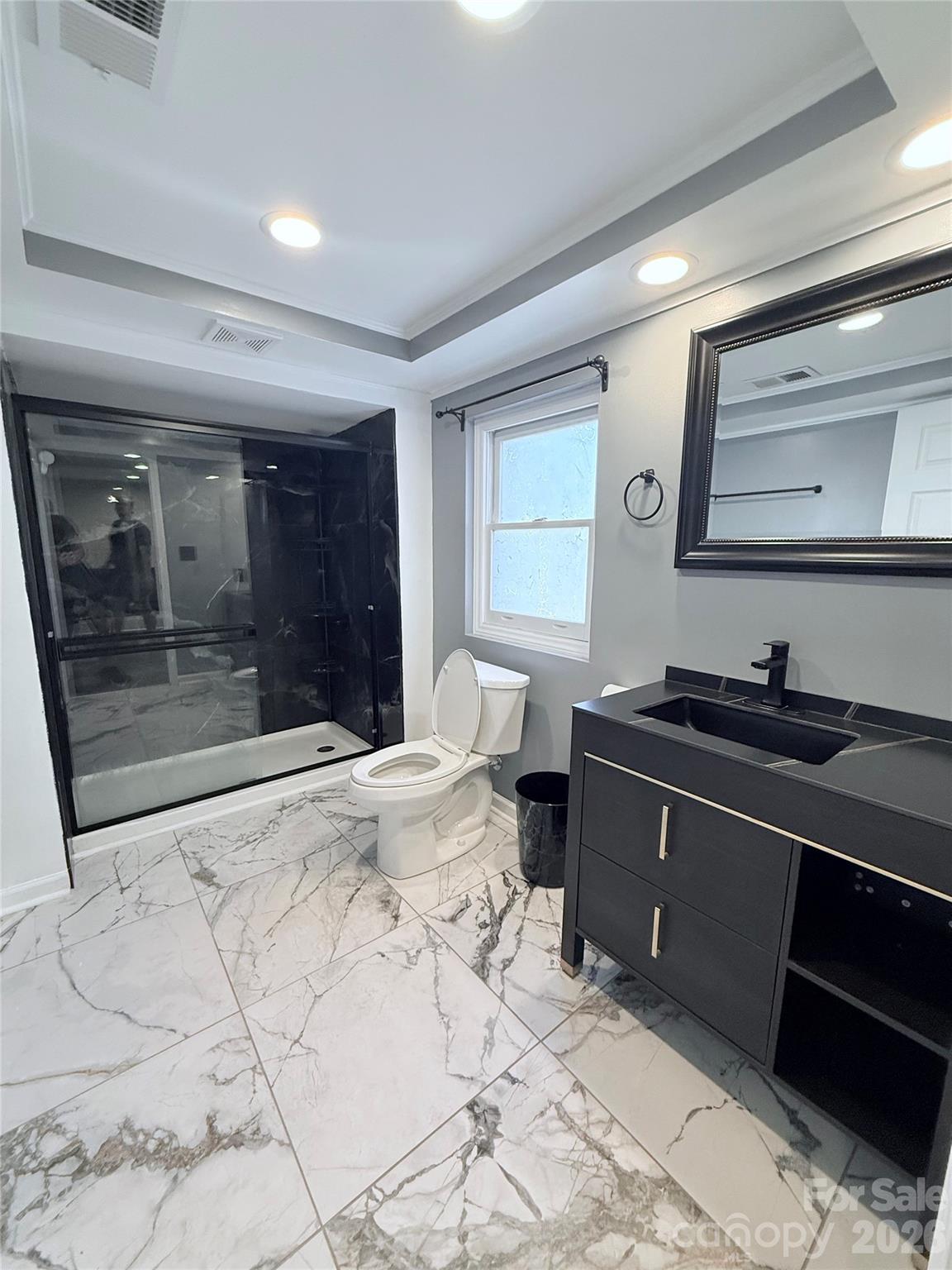 3743 Crosland Road Property Photo 14