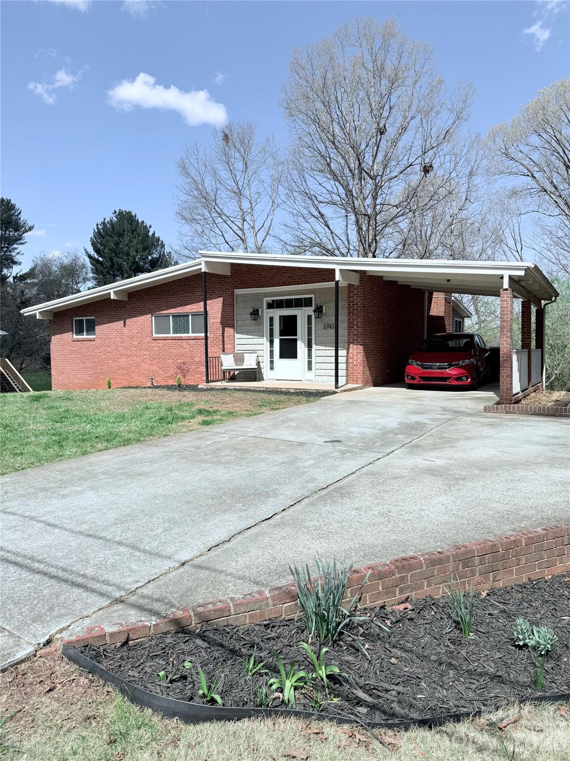 3743 Crosland Road Property Photo 25