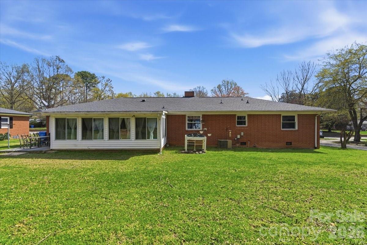 345 S Magnolia Street Property Photo 22