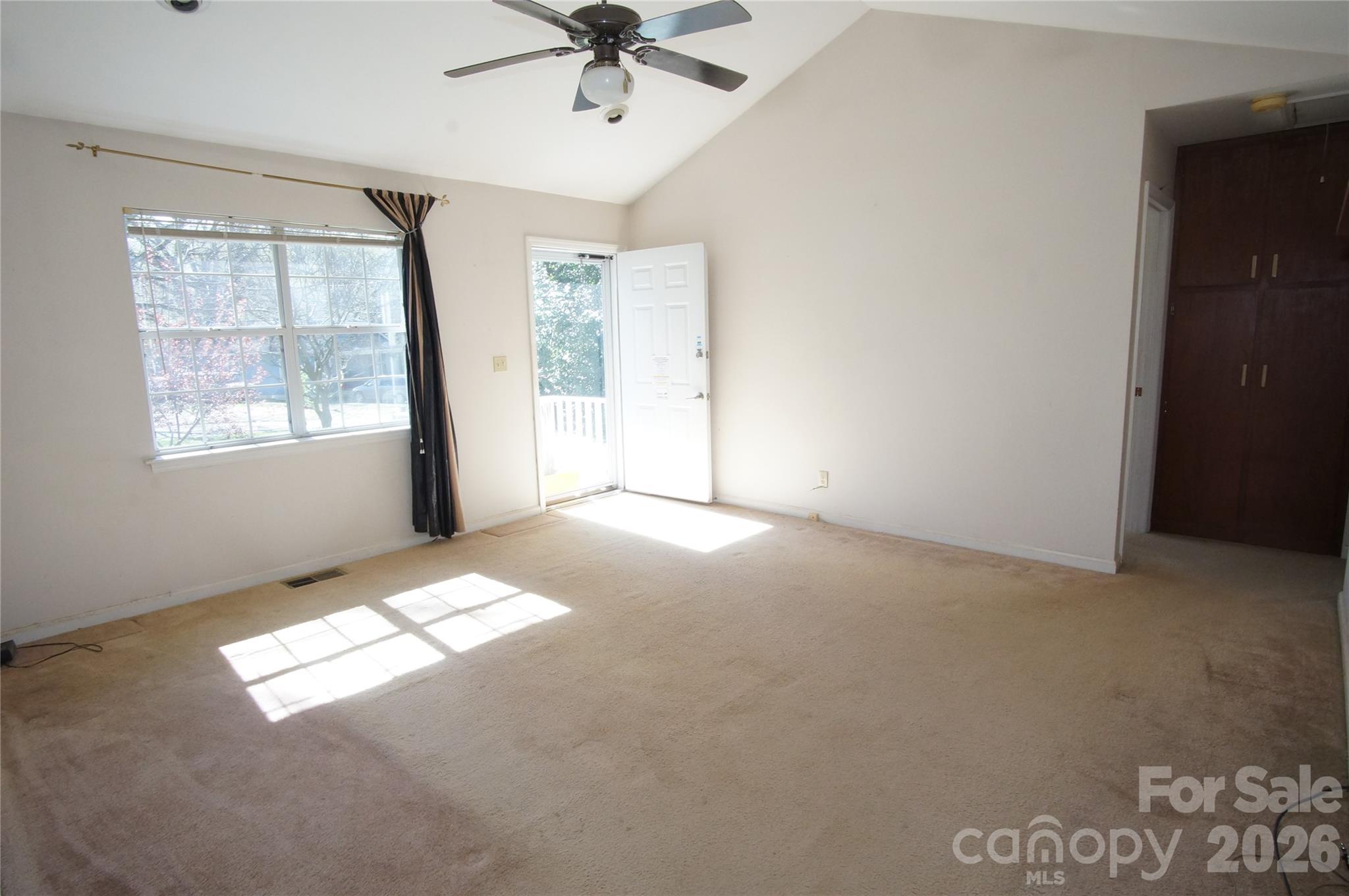 615 Hillcrest Street Property Photo 3