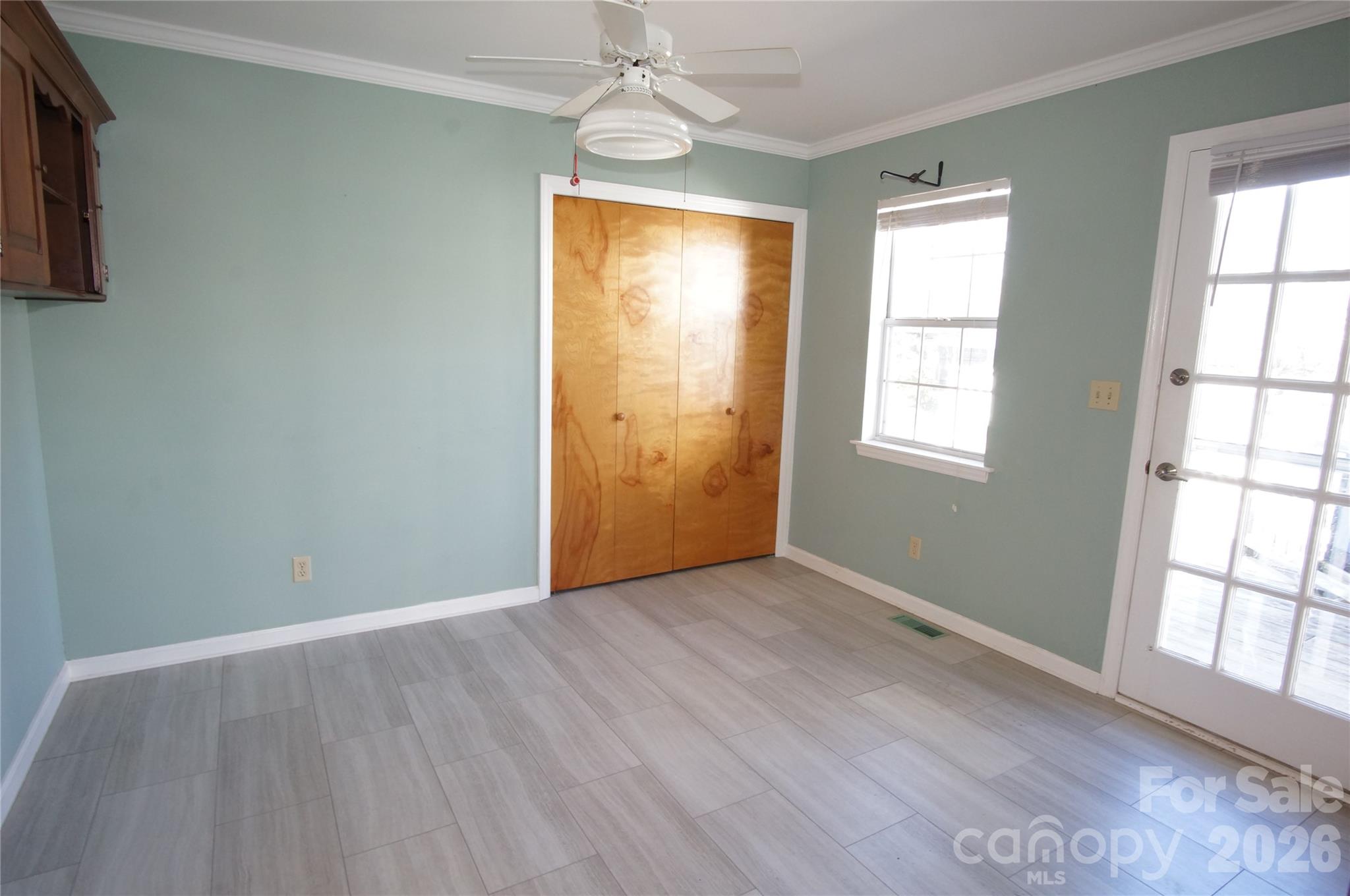 615 Hillcrest Street Property Photo 6