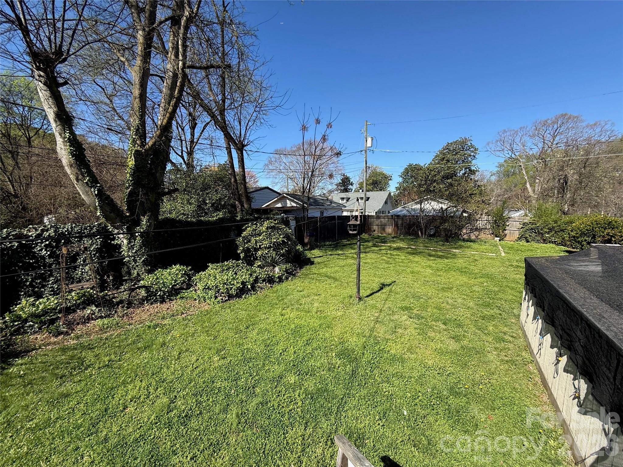 615 Hillcrest Street Property Photo 15