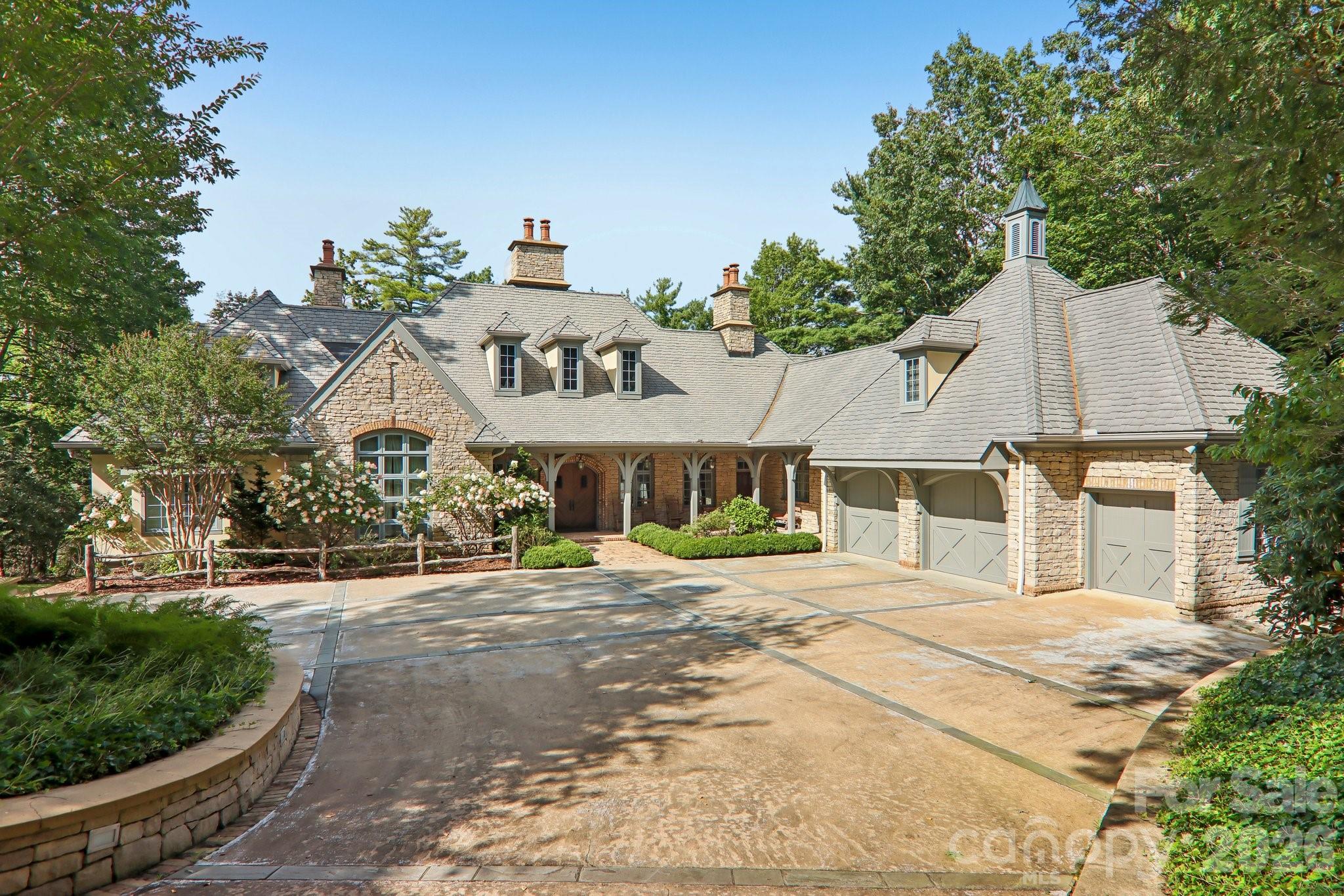 138 Indian Trace Property Photo 1