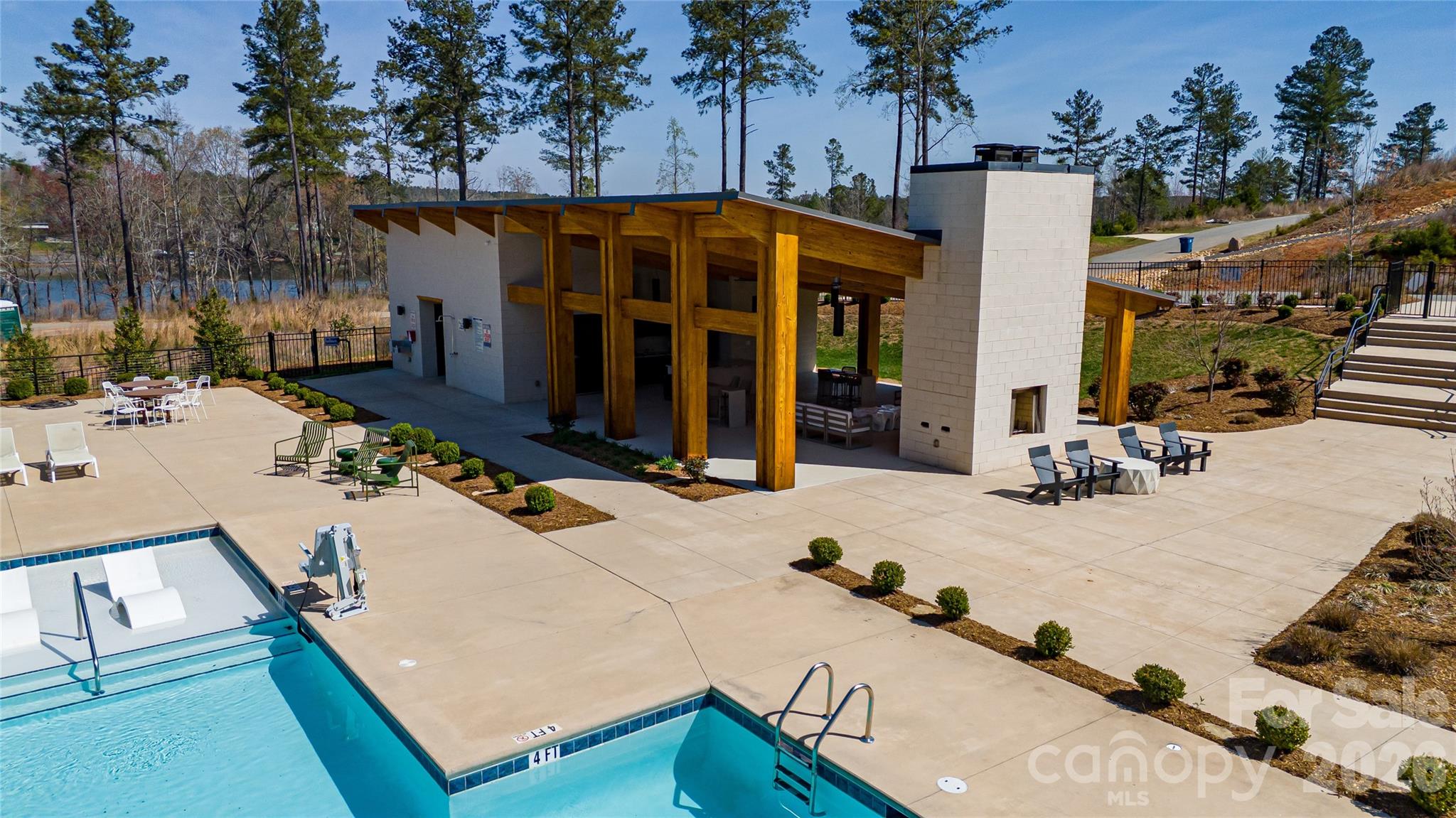 2221 Pikes Peak Ridge Property Photo 10