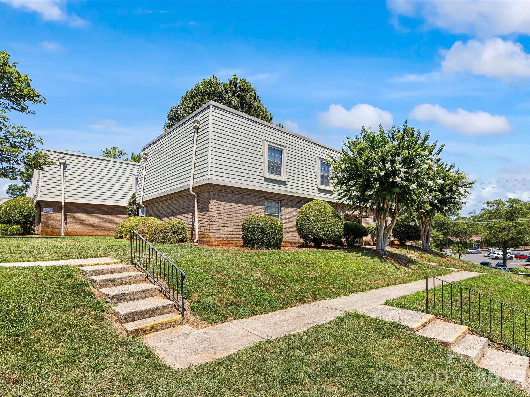 2616 Park Road B Property Photo 2
