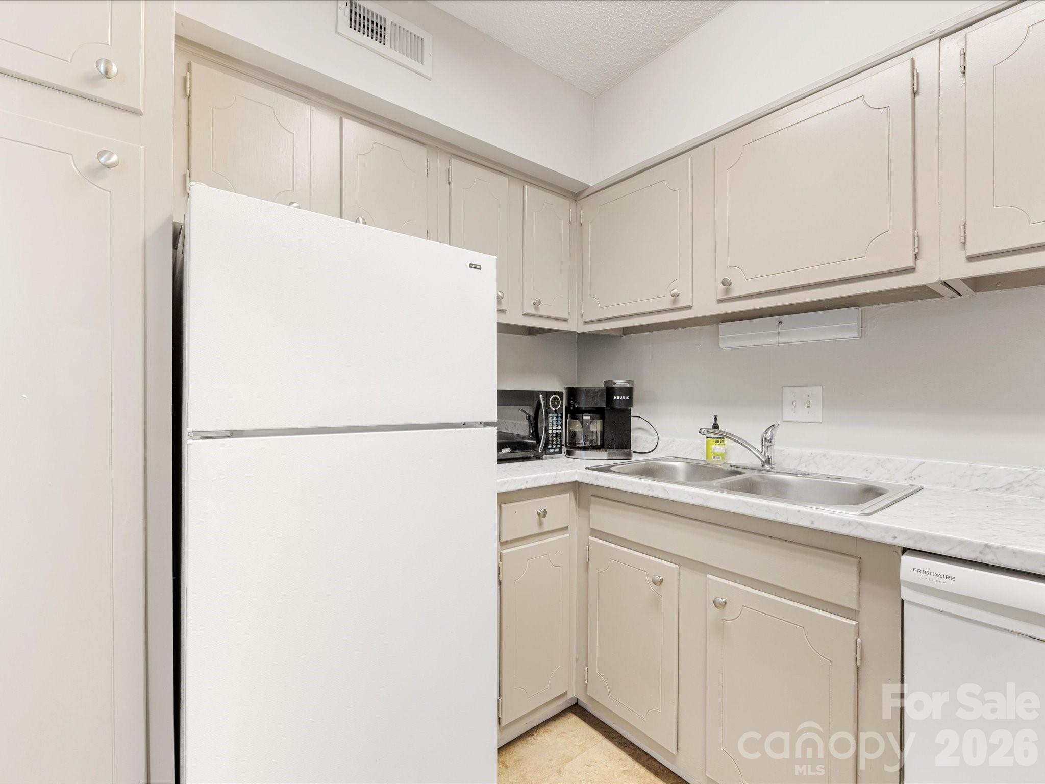 2616 Park Road B Property Photo 13