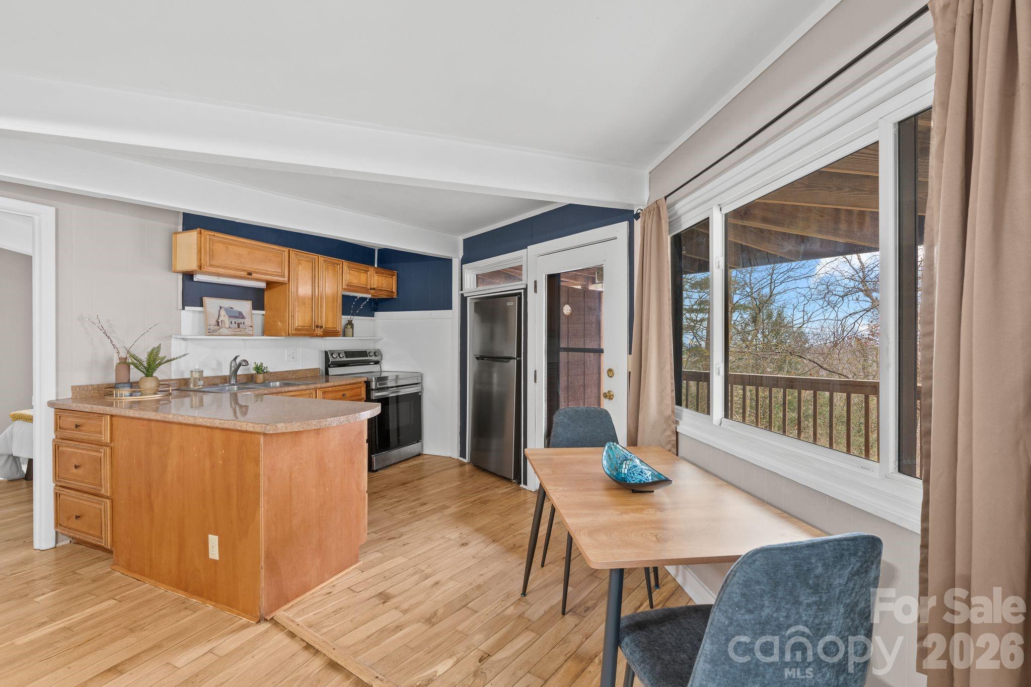 355 Sunset Drive Property Photo 16