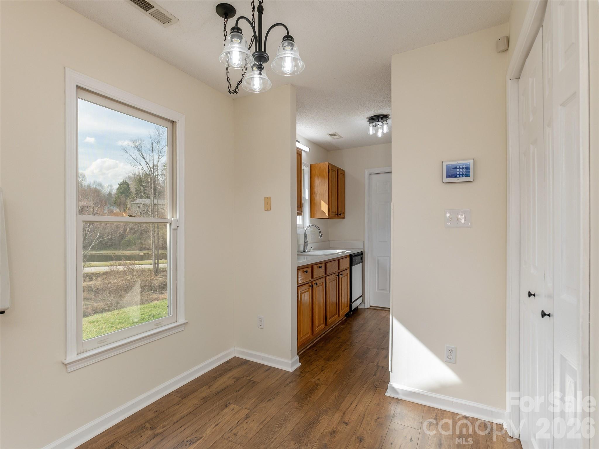 203 Rocky Mountain Way Property Photo 14
