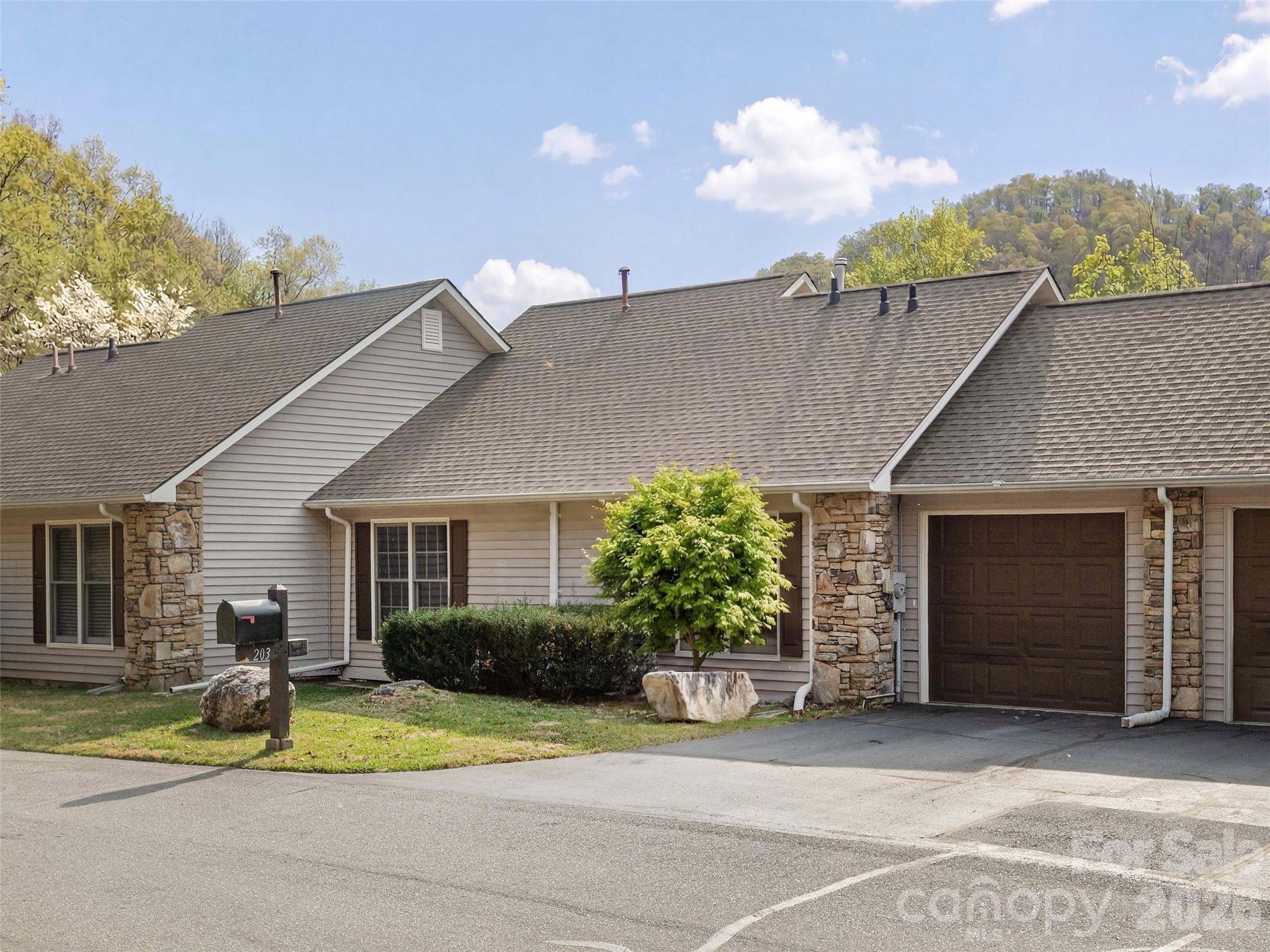 203 Rocky Mountain Way Property Photo 27
