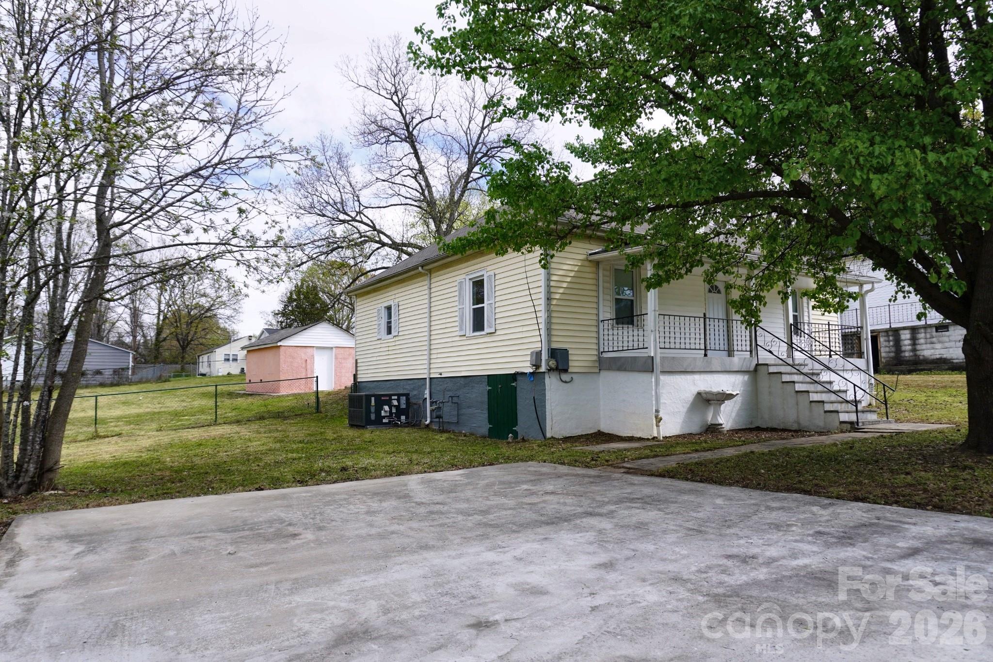 415 E Georgia Avenue Property Photo 2