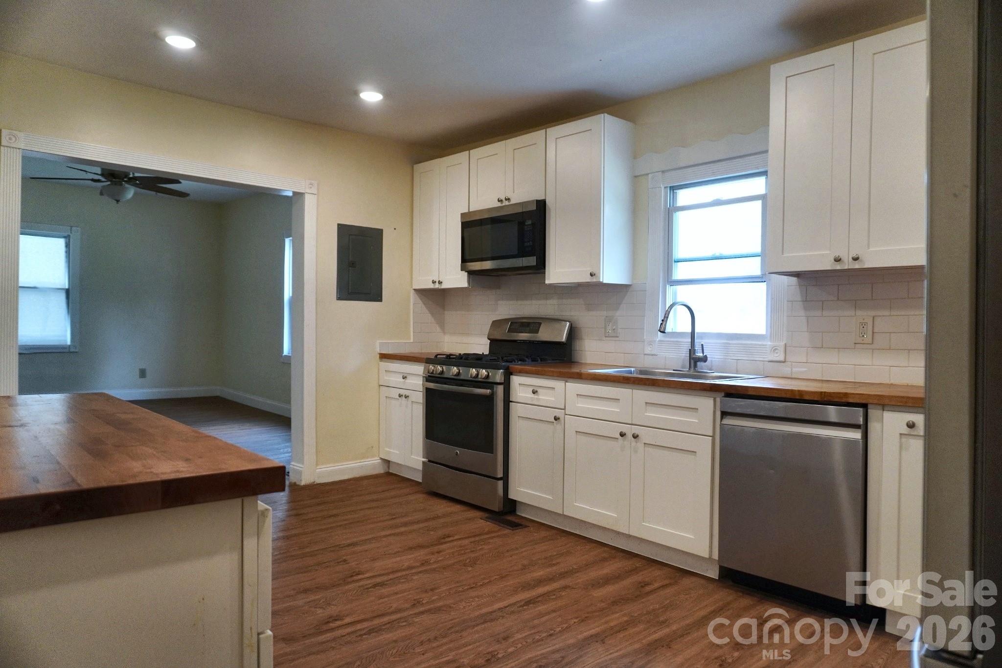 415 E Georgia Avenue Property Photo 4