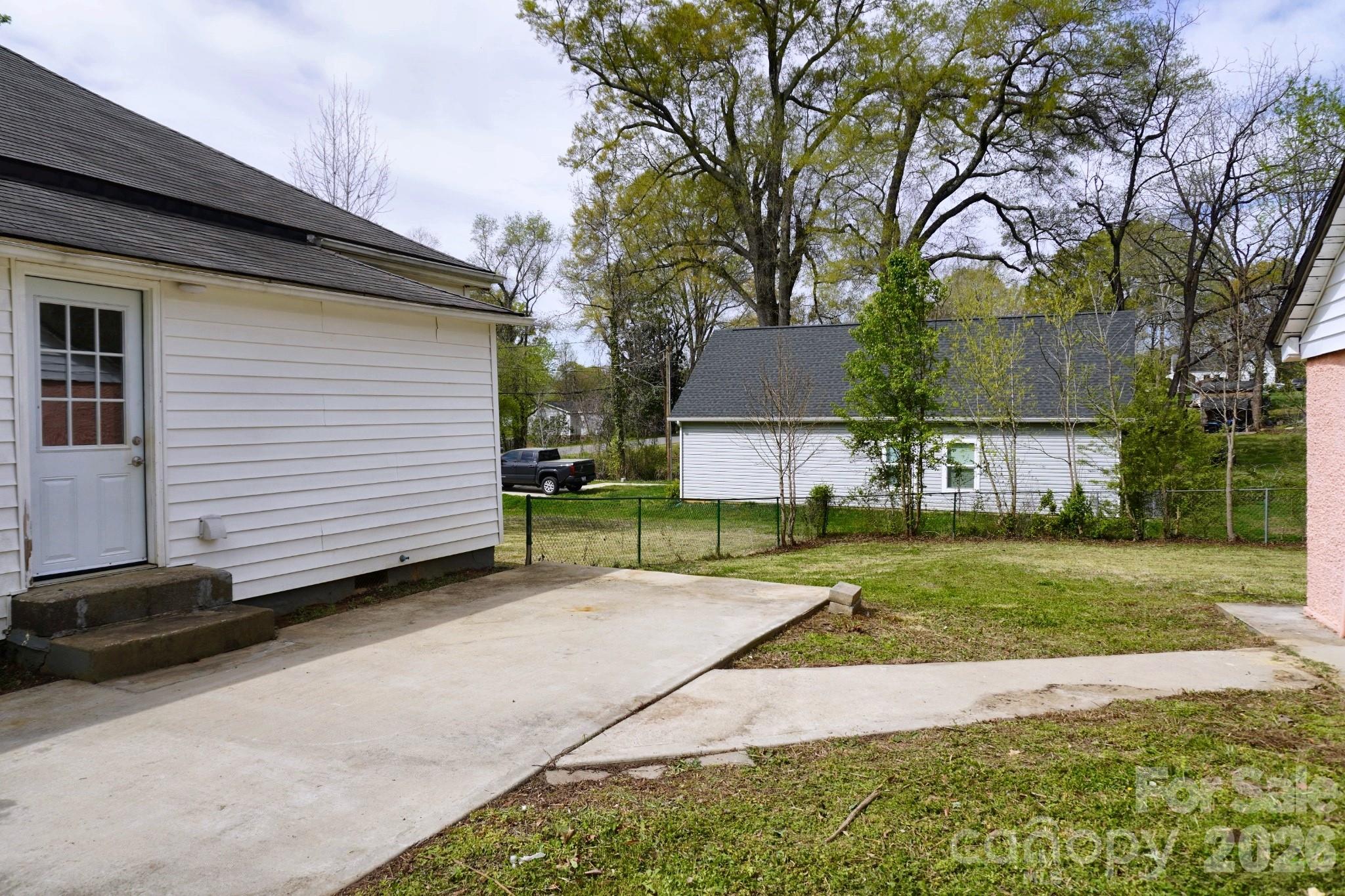415 E Georgia Avenue Property Photo 23