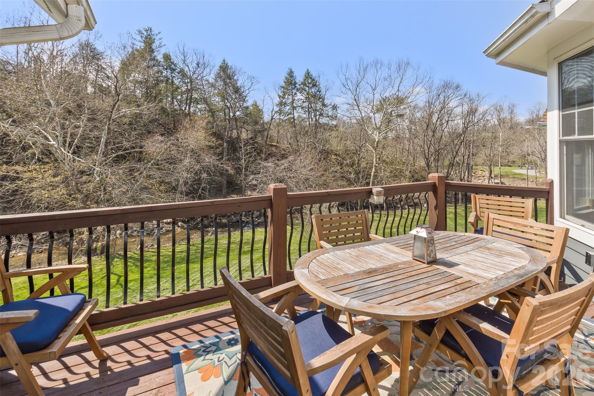 37 Creekside View Drive Property Photo 10