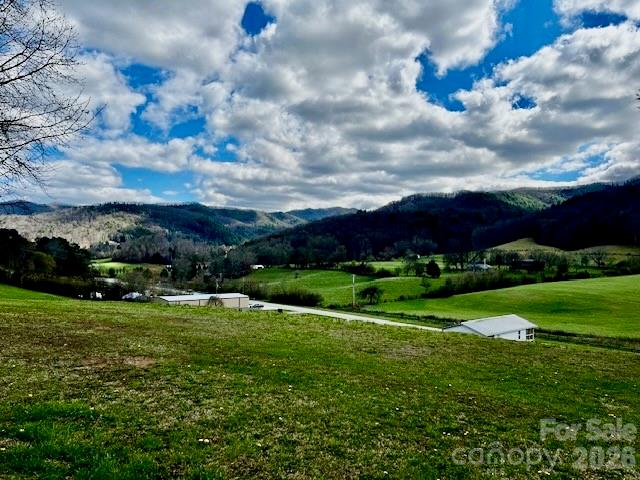 137 Cowboy Lane Property Photo 2