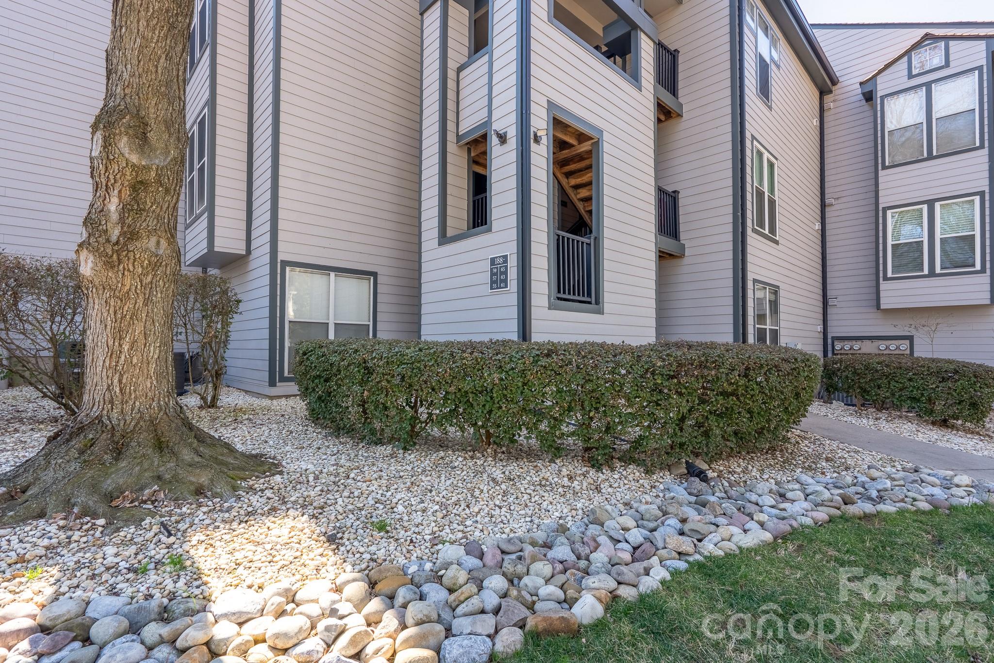 18851 Vineyard Point Lane Property Photo 4