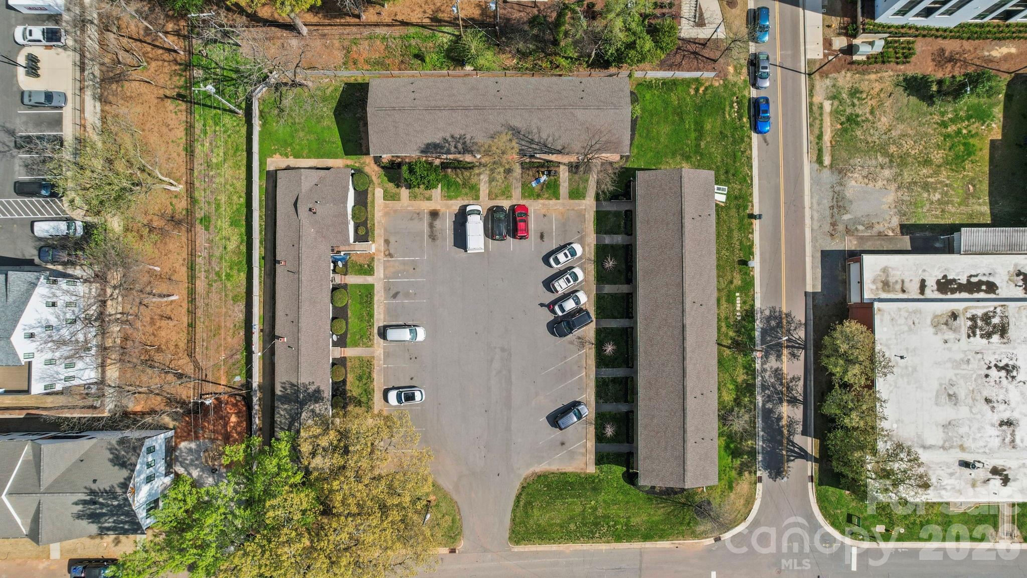 315 S Gardner Avenue Property Photo 1