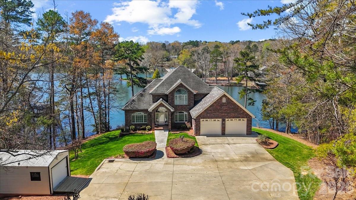 704 Shoreline Drive Property Photo 1
