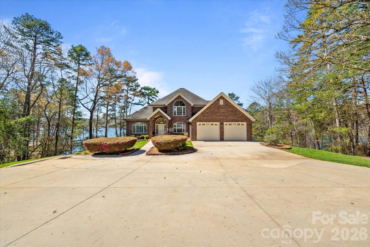 704 Shoreline Drive Property Photo 3