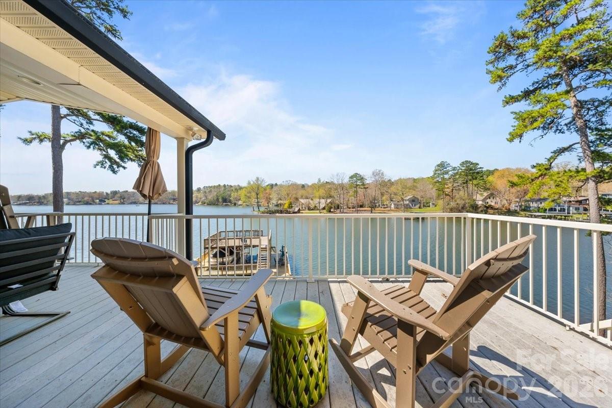 704 Shoreline Drive Property Photo 6