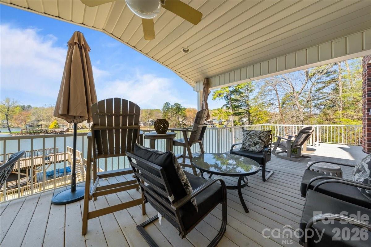 704 Shoreline Drive Property Photo 10