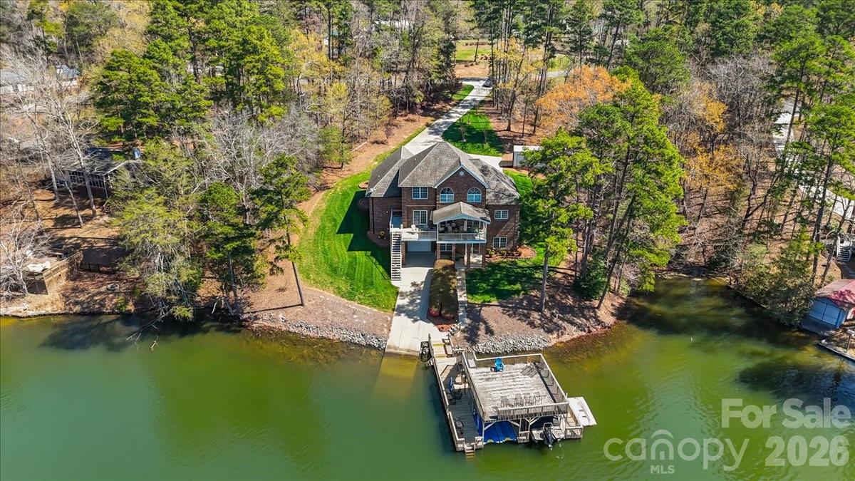 704 Shoreline Drive Property Photo 11