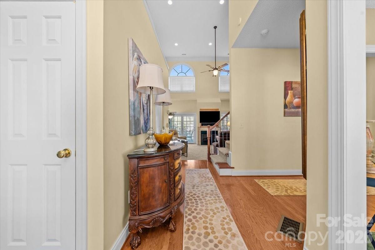 704 Shoreline Drive Property Photo 12