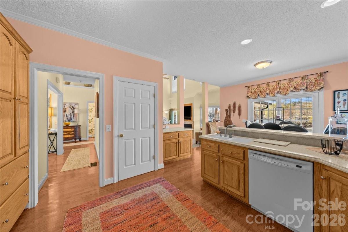 704 Shoreline Drive Property Photo 21