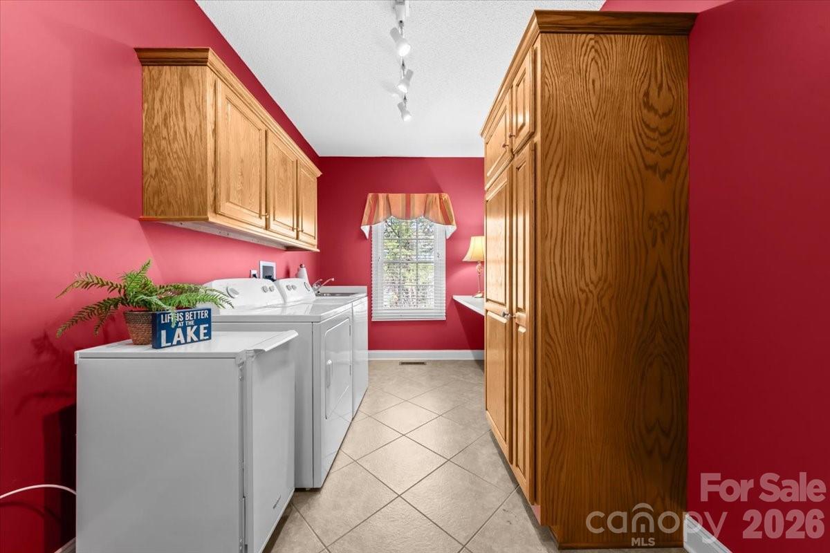 704 Shoreline Drive Property Photo 24