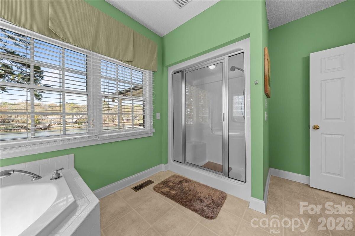 704 Shoreline Drive Property Photo 28