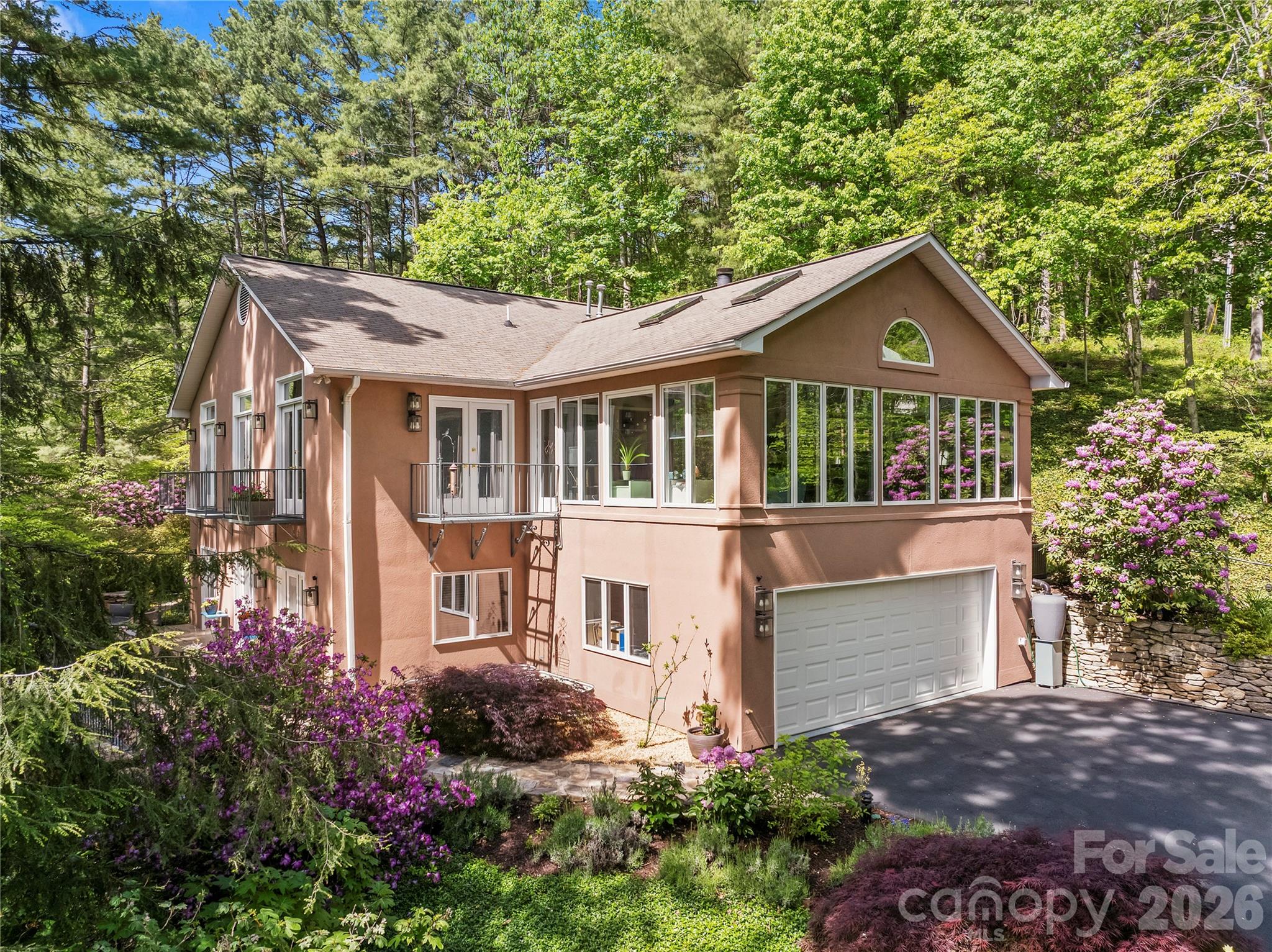 200 Robinhood Road Property Photo 1