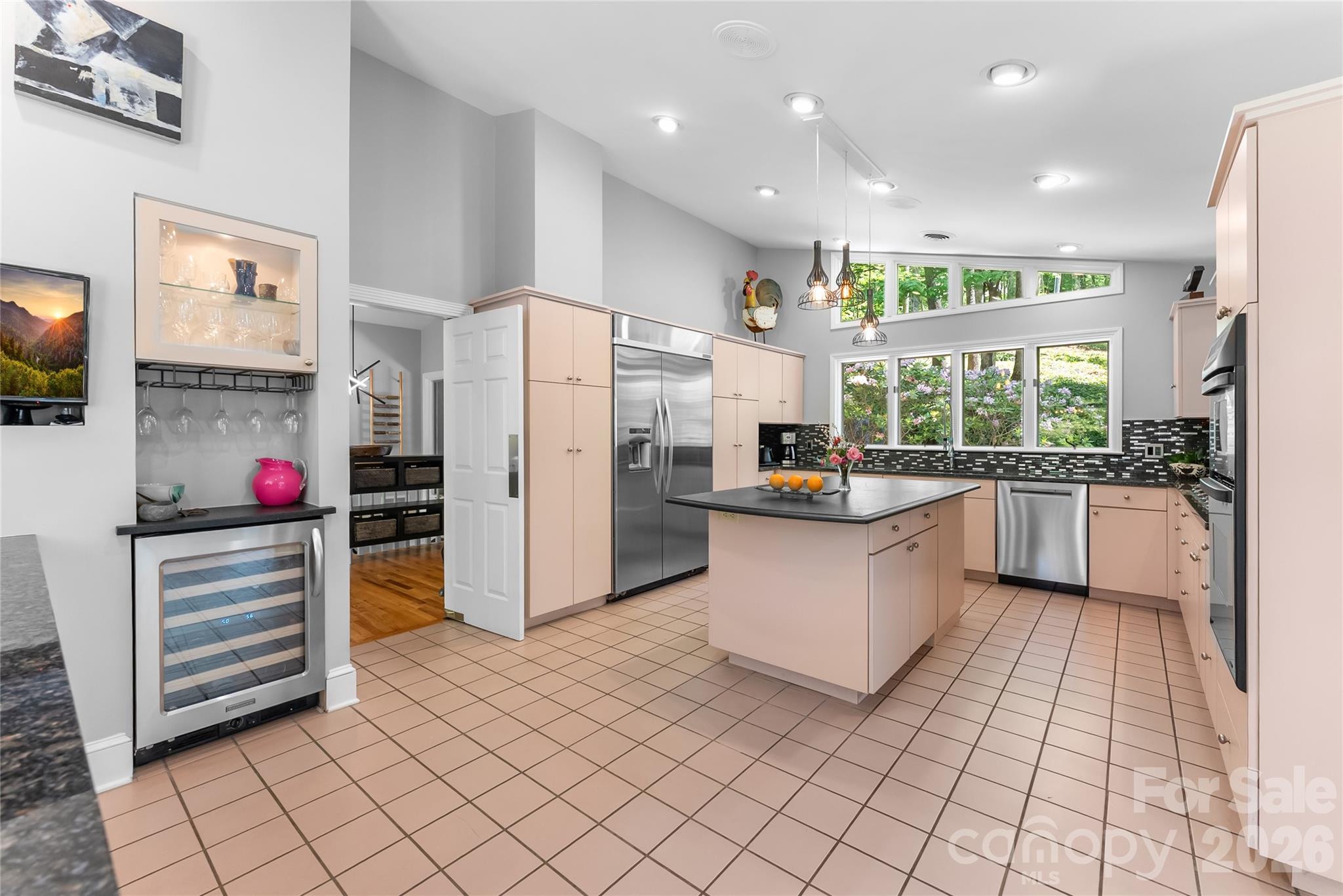 200 Robinhood Road Property Photo 11