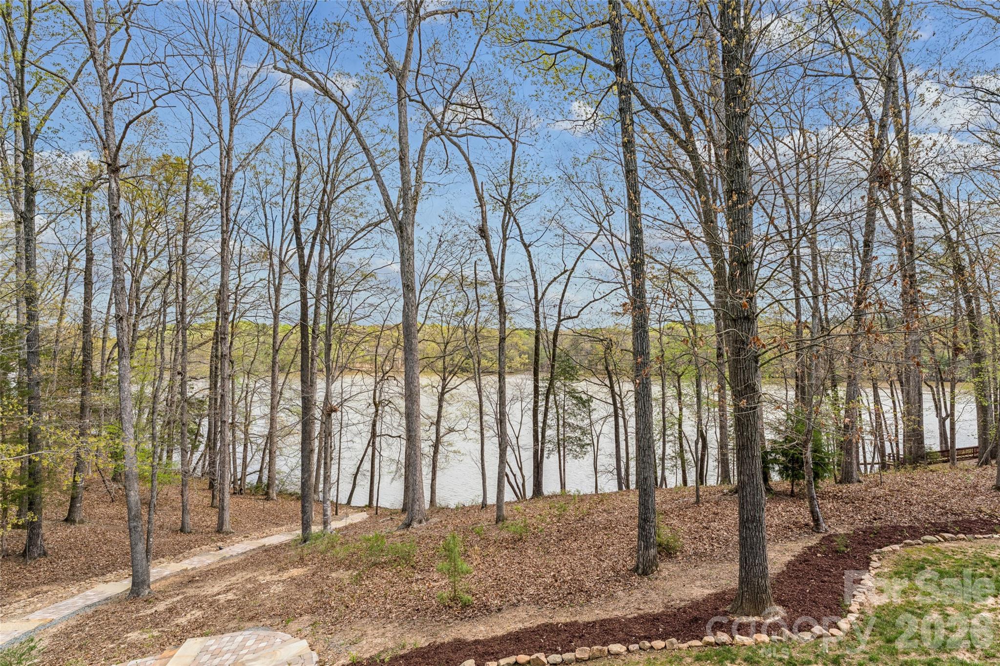 902 Bridgewater Drive Property Photo 25
