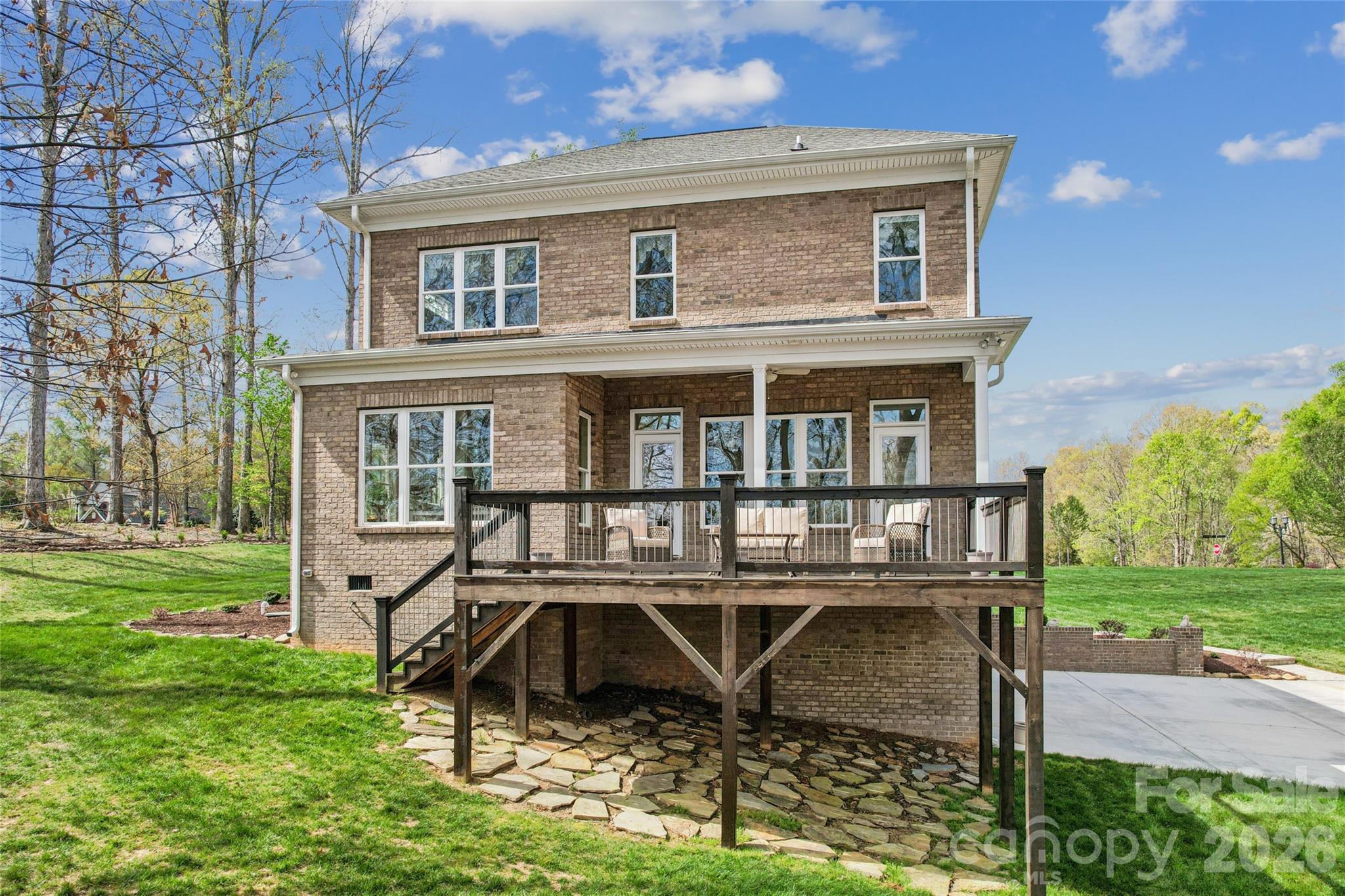 902 Bridgewater Drive Property Photo 38