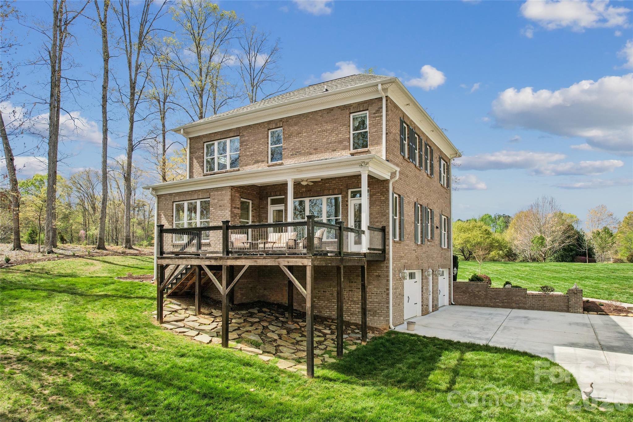 902 Bridgewater Drive Property Photo 43