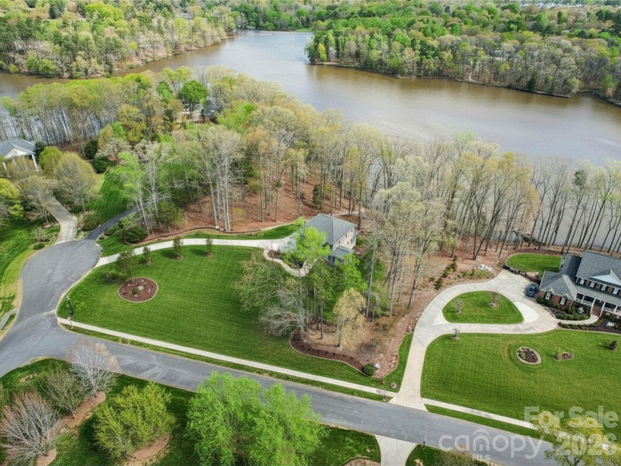 902 Bridgewater Drive Property Photo 45