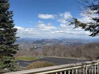 19 Lookout Loop Property Photo 4