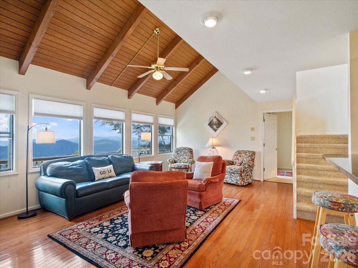 19 Lookout Loop Property Photo 5
