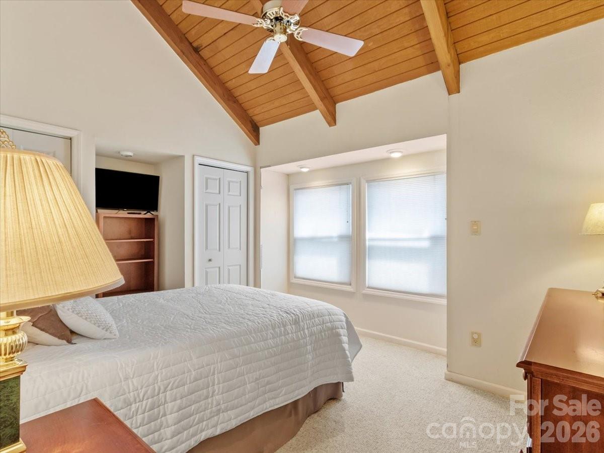 19 Lookout Loop Property Photo 8