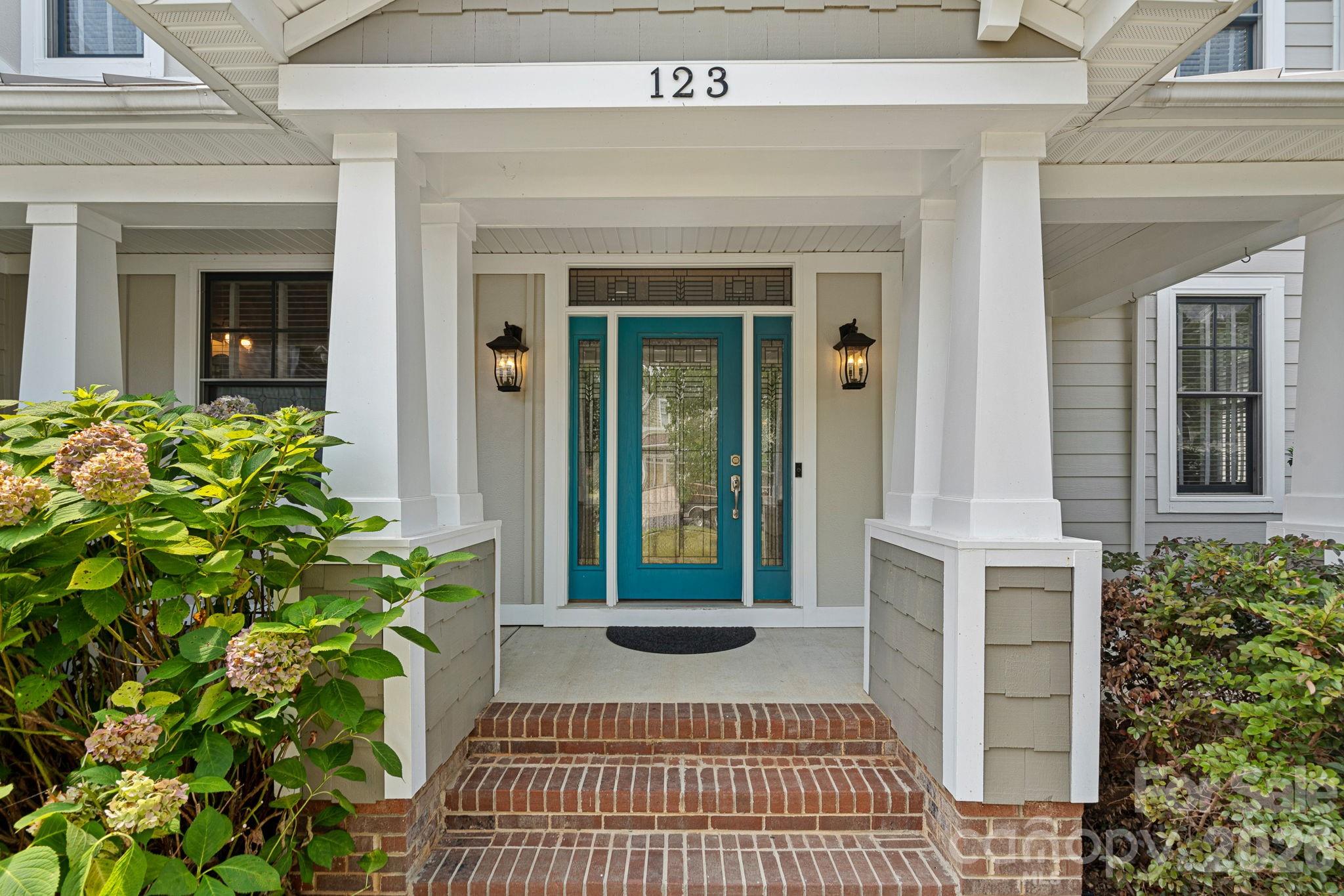 123 Hedgewood Drive Property Photo 2