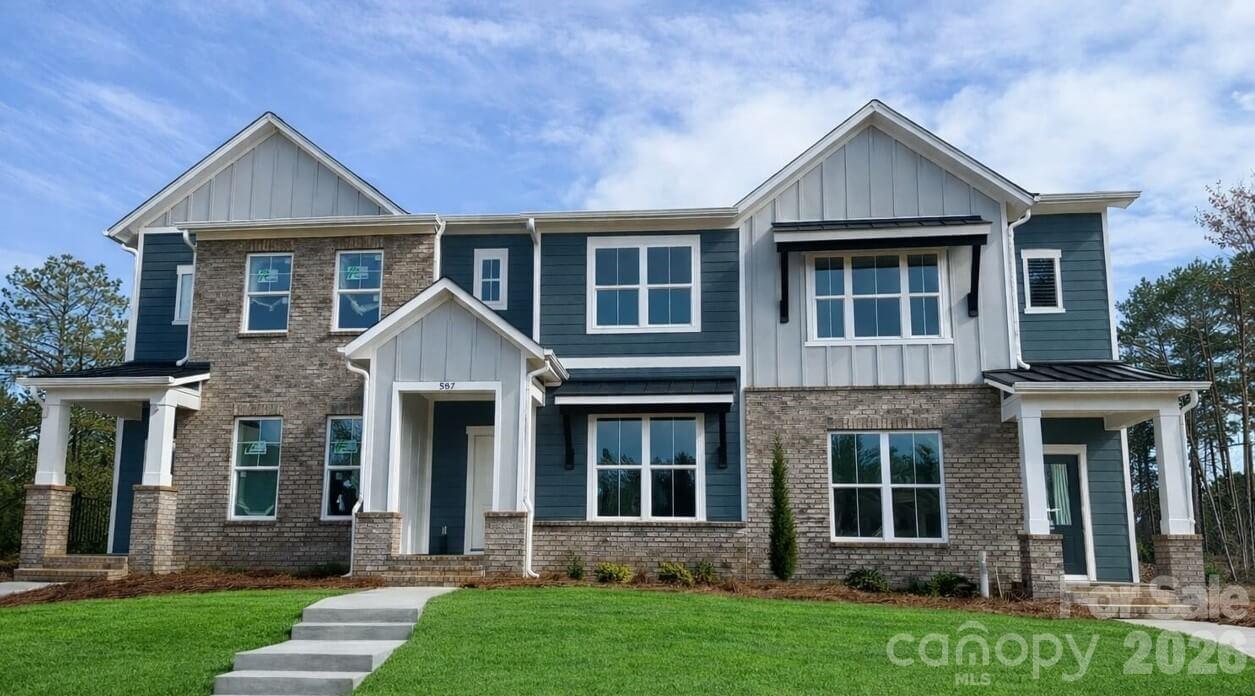 585 Cape Cod Way Property Photo 3