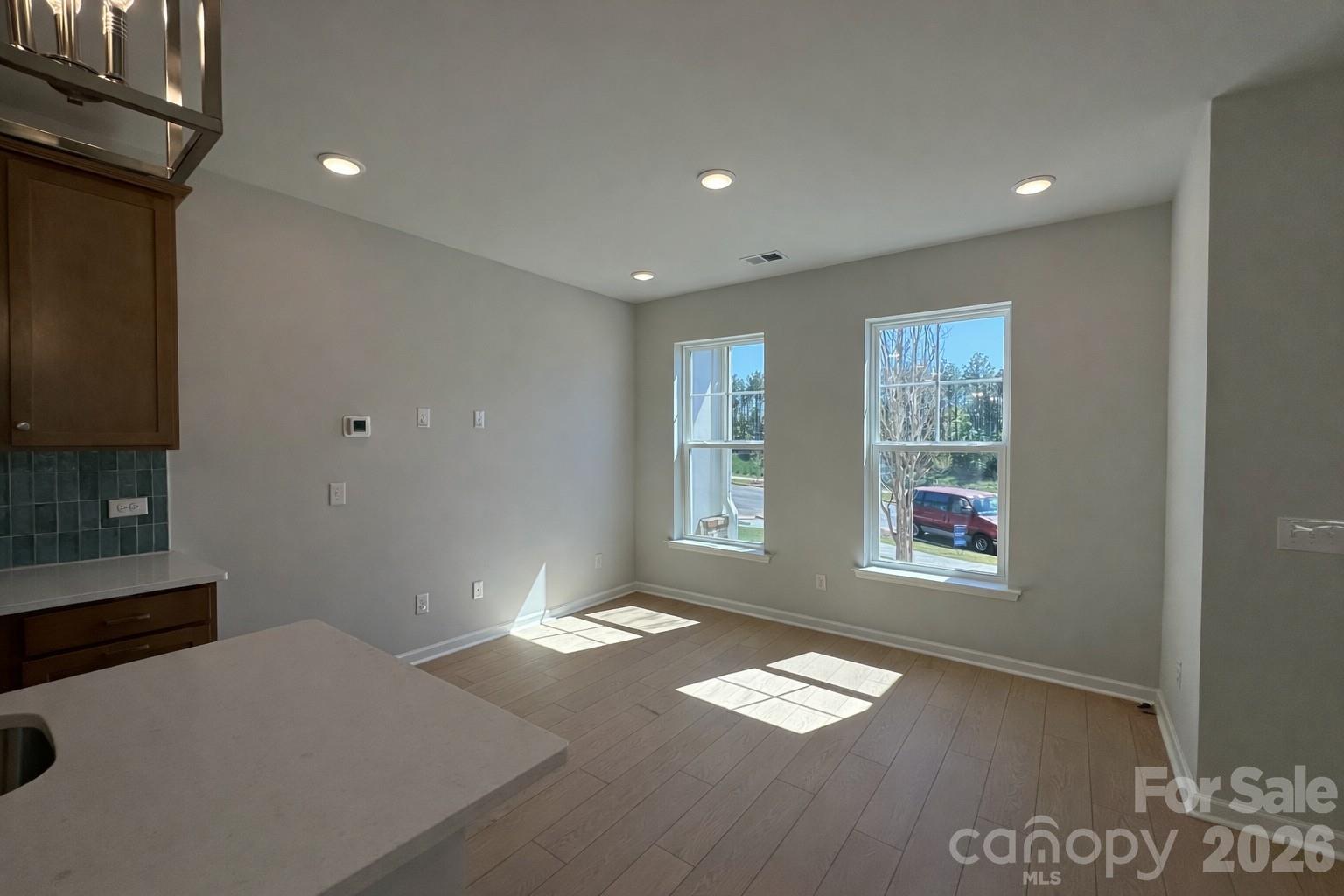 585 Cape Cod Way Property Photo 9