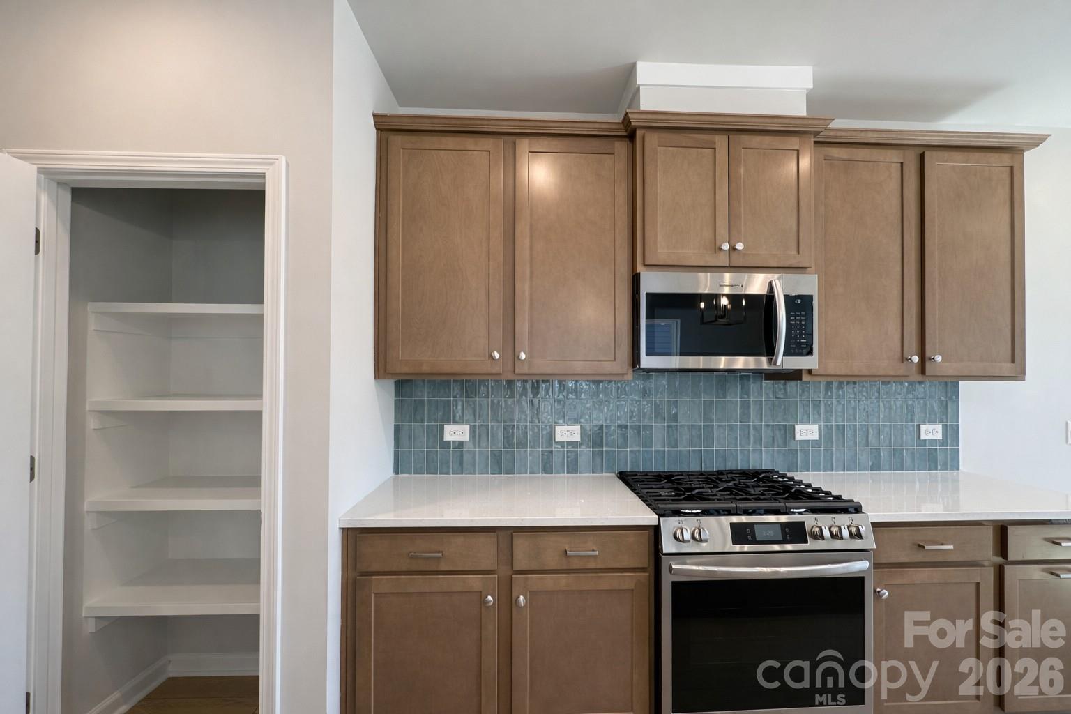 585 Cape Cod Way Property Photo 11