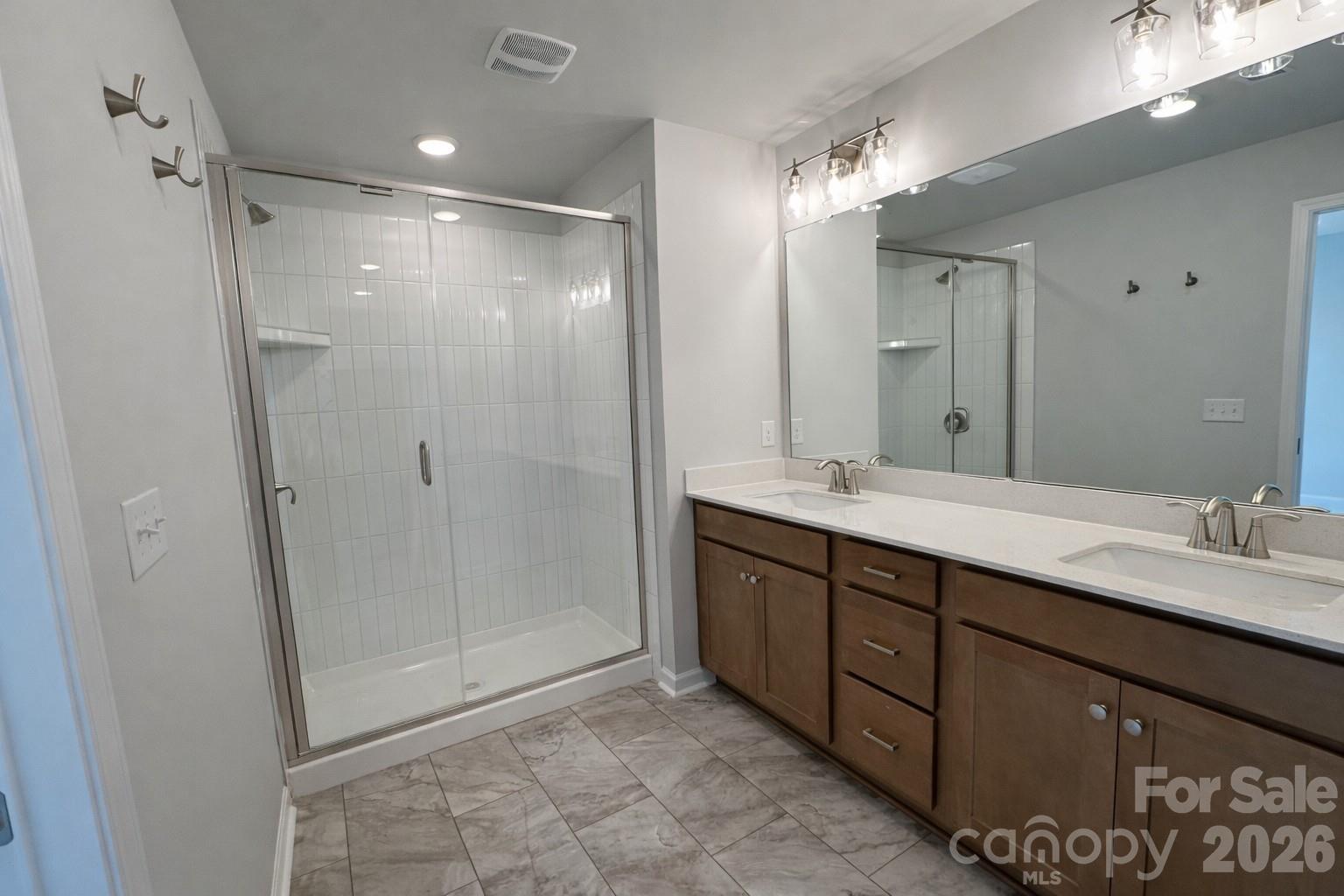 585 Cape Cod Way Property Photo 16
