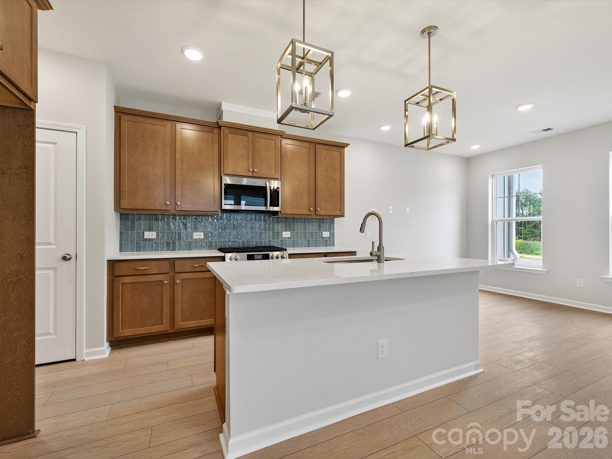 585 Cape Cod Way Property Photo 23