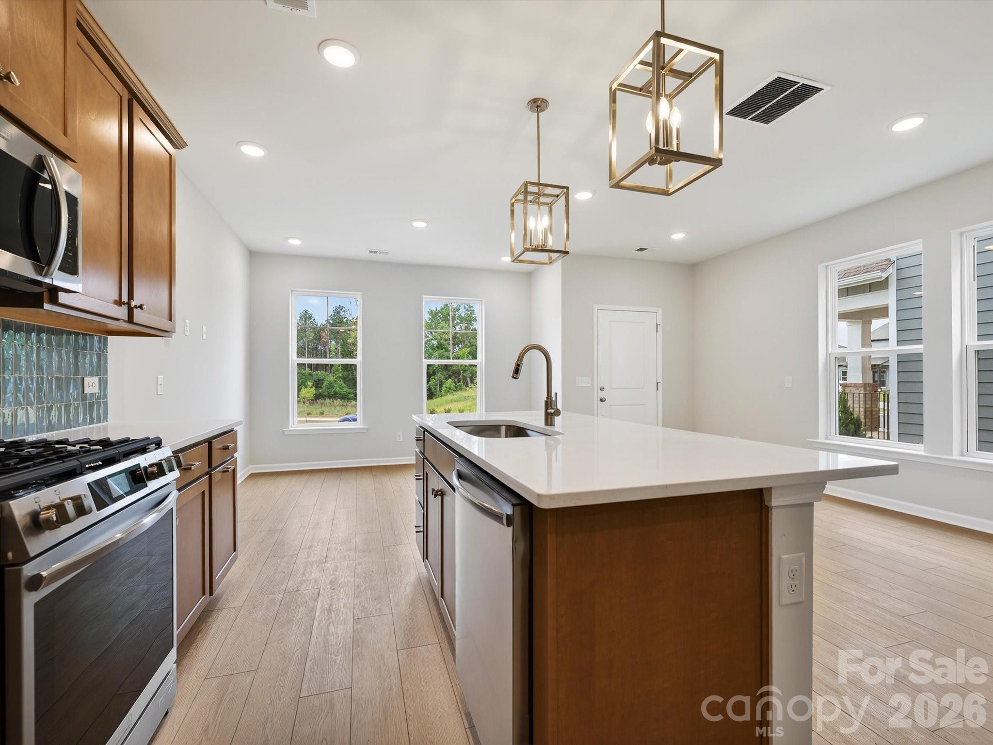 585 Cape Cod Way Property Photo 24